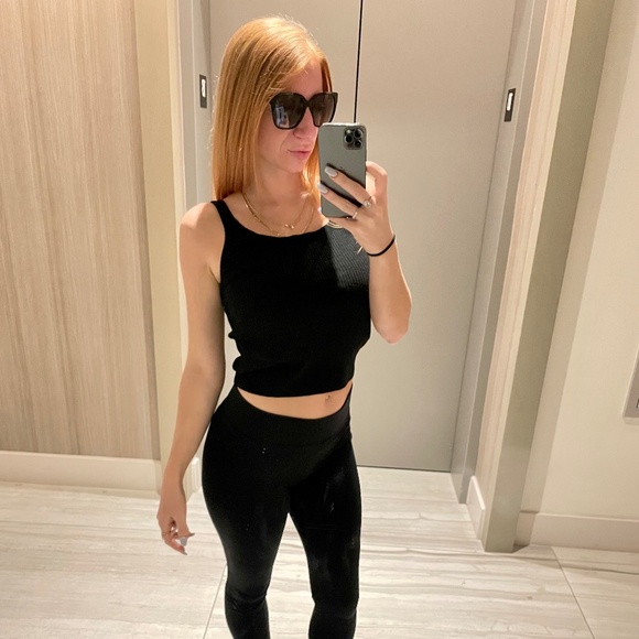 Meet your Posher, Courtney - Picture 1 of 1